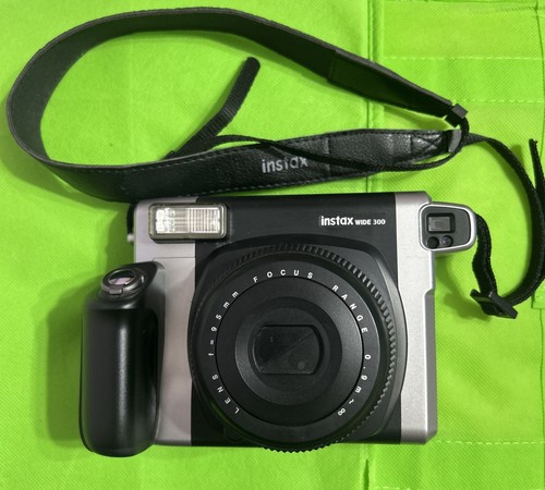 Fuji instax wide 300 - fuji,